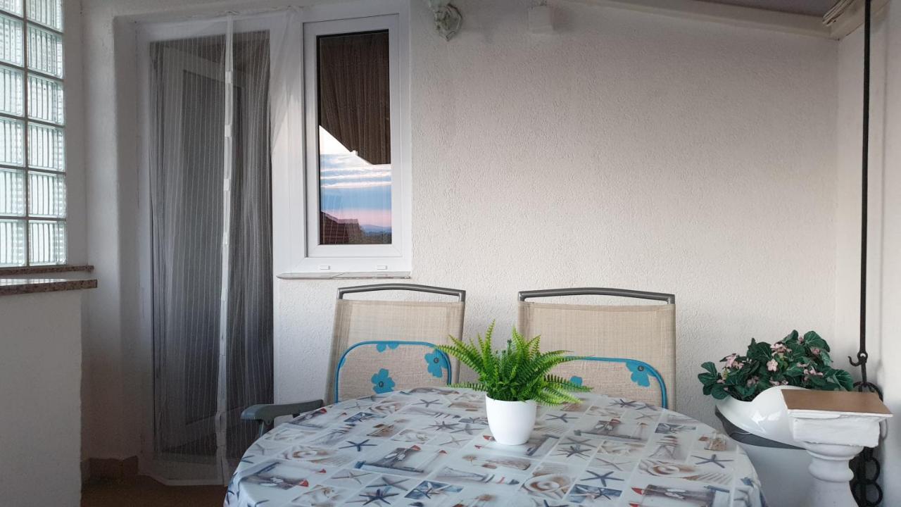 Apartman Dinka Пунат Екстериор снимка